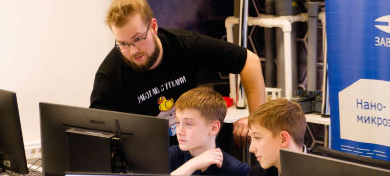 Инженерный класс ПИШ МИЭТ — уникальный формат погружения в цифровую схемотехнику